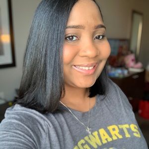 Meet your Posher, Heleana